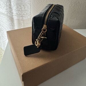 Coach boxed essential mini patent signature cosmetic pouch
